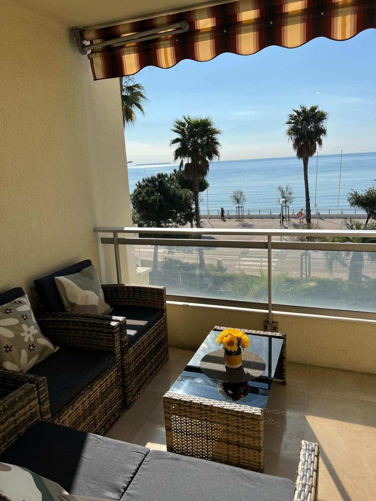 Cnossos Yourhosthelper Cannes Bagian luar foto